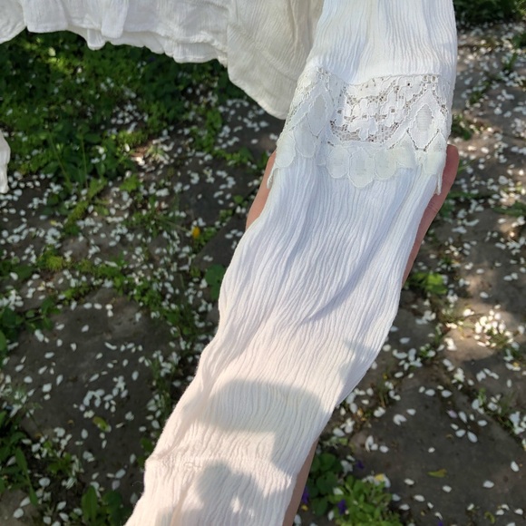 White boho cottagecore romantic long-sleeve blouse top - Picture 3 of 4